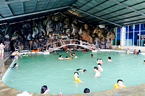 Phòng tắm suối khoáng nóng. Ảnh: Thanh Lâm Resort